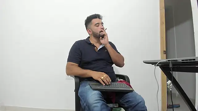 Snapshot of isearchcompany chatting on 12/20/25, 04:41 isearchcompany online show from 12/20/25, 04:41