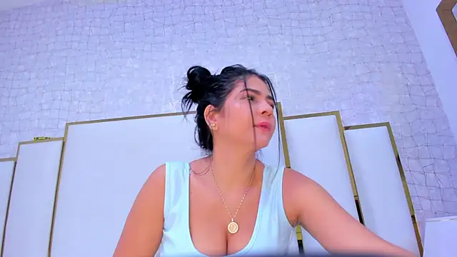 Snapshot of paola_rodriguez chatting on 09/20/25, 11:44 paola rodriguez online show from 09/20/25, 11:44