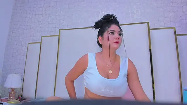Snapshot of paola_rodriguez chatting on 10/17/25, 11:24 paola rodriguez online show from 10/17/25, 11:24