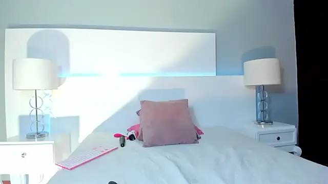 LauraAristizabal online show from 02/08/25, 05:08