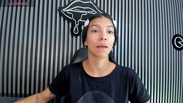 LauraAristizabal online show from 02/26/25, 12:47