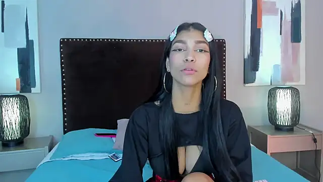 LauraAristizabal online show from 03/04/25, 04:20