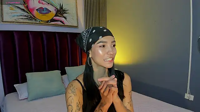 LauraAristizabal online show from 03/27/26, 12:27