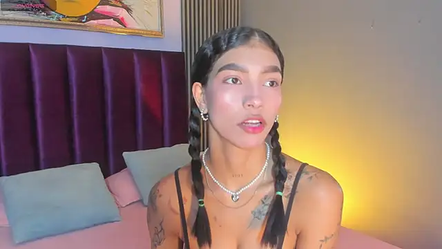 LauraAristizabal online show from 05/19/26, 11:49