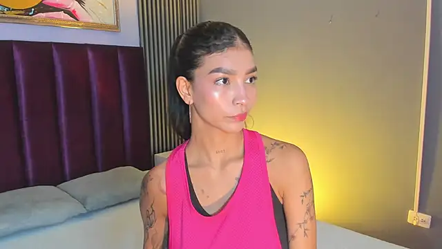 LauraAristizabal online show from 05/22/26, 11:49