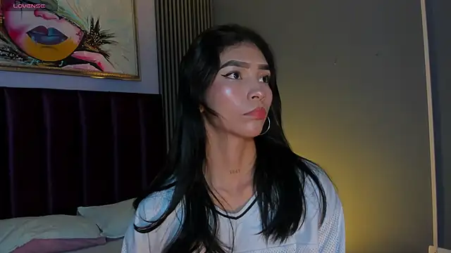 LauraAristizabal online show from 05/30/26, 12:02