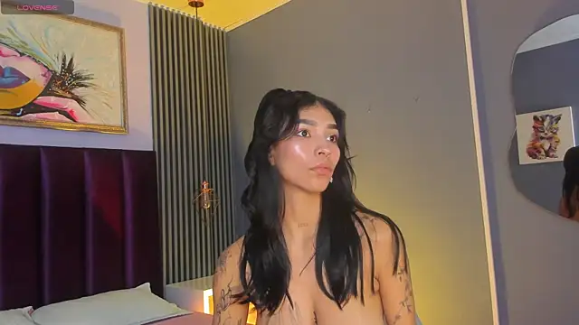 LauraAristizabal online show from 06/03/26, 02:33