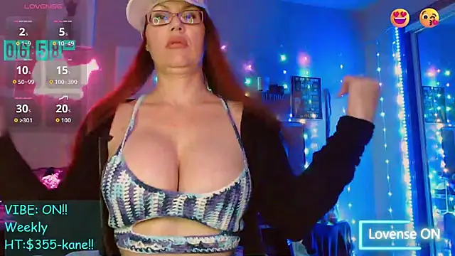 EmmaIsHere online show from 11/26/25, 01:56