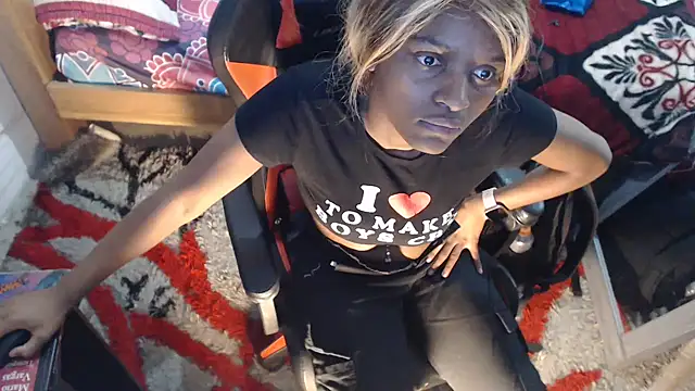 sexyjustin202 online show from 02/12/25, 10:48