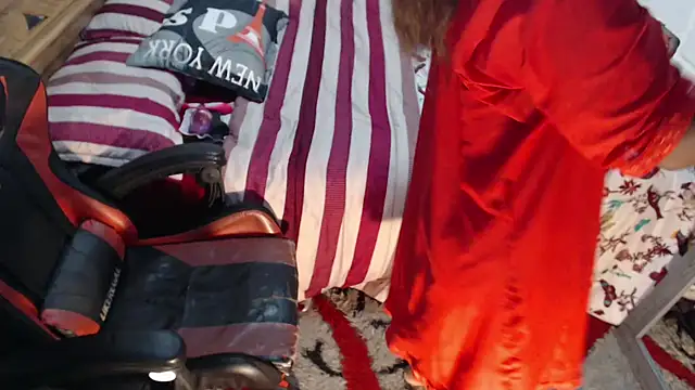 sexyjustin202 online show from 11/25/25, 01:49