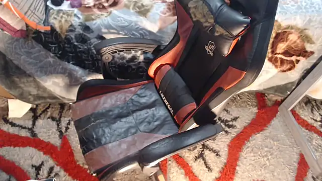 sexyjustin202 online show from 04/05/26, 12:08