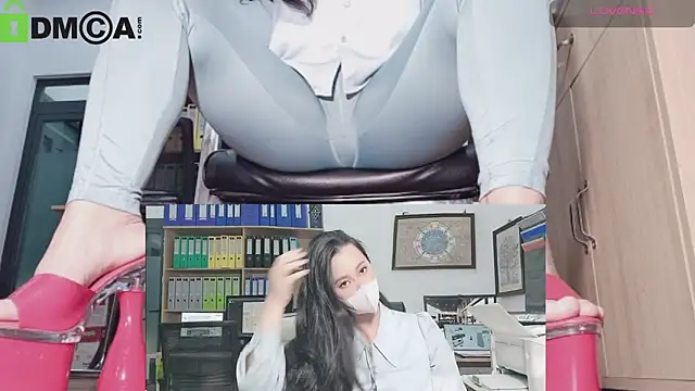 Snapshot of Sime_Naughty chatting on 09/13/25, 10:42 Sime Naughty online show from 09/13/25, 10:42