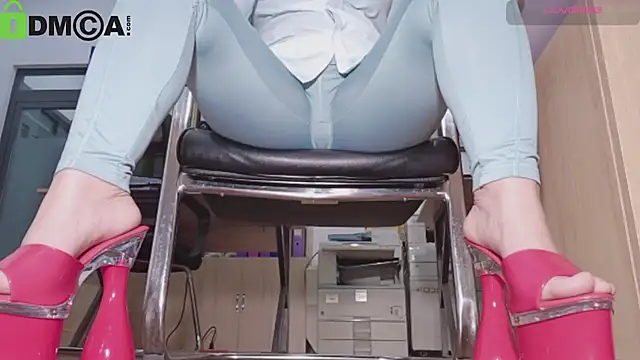 Snapshot of Sime_Naughty chatting on 09/27/25, 10:37 Sime Naughty online show from 09/27/25, 10:37