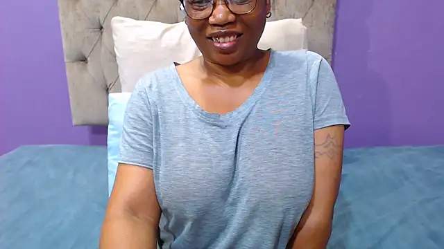 PeachAss4UU online show from 05/05/26, 05:37