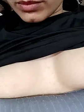 Snapshot of CuteSarikaLIVE chatting on 02/07/25, 10:50 CuteSarikaLIVE online show from 02/07/25, 10:50