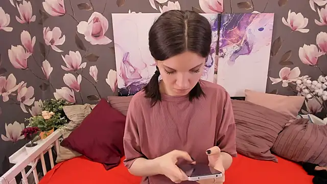 MelaniGrand online show from 02/19/25, 09:39