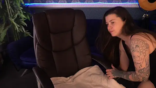 AmellyMilly online show from 11/08/25, 01:44