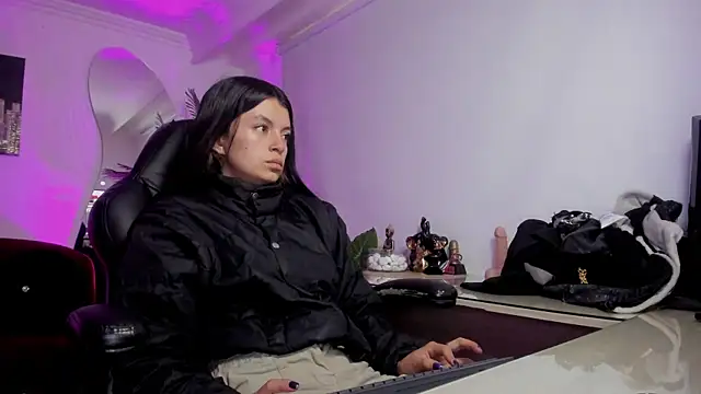 Meghan320 online show from 10/29/25, 11:34