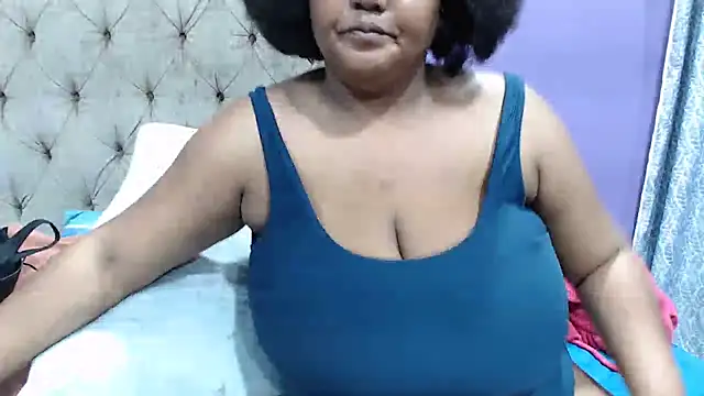 GiantTittts online show from 09/09/25, 05:34