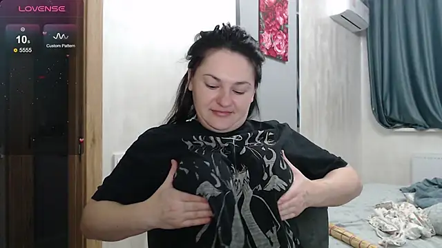 Stacy Davice online show from 10/13/25, 04:18