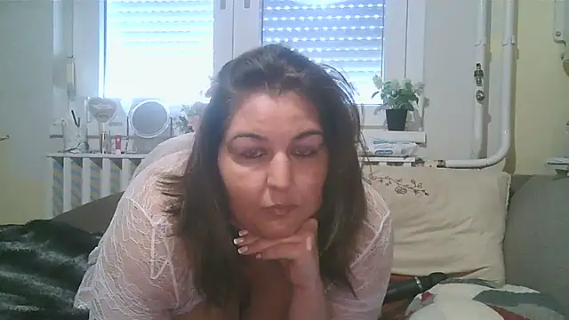 Snapshot of Mileva88 chatting on 10/13/25, 10:04 Mileva88 online show from 10/13/25, 10:04