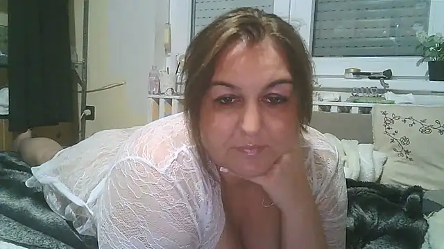 Snapshot of Mileva88 chatting on 10/13/25, 10:10 Mileva88 online show from 10/13/25, 10:10