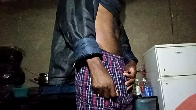 Snapshot of clintsix chatting on 11/18/25, 10:25 clintsix online show from 11/18/25, 10:25