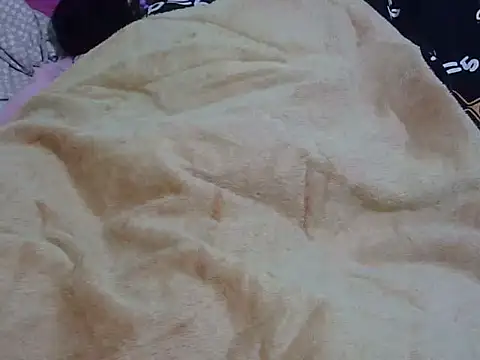 Snapshot of bellarincandy chatting on 09/10/25, 01:49 bellarincandy online show from 09/10/25, 01:49