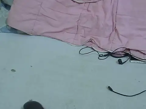 Snapshot of bellarincandy chatting on 10/01/25, 01:17 bellarincandy online show from 10/01/25, 01:17