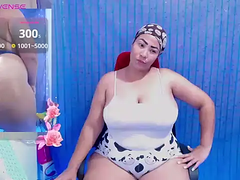 Snapshot of mature_beautifull chatting on 05/20/26, 01:01 mature beautifull online show from 05/20/26, 01:01