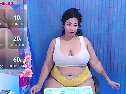 Snapshot of mature_beautifull chatting on 05/27/26, 01:13 mature beautifull online show from 05/27/26, 01:13