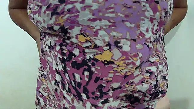 charrysexy1 online show from 04/18/26, 07:07