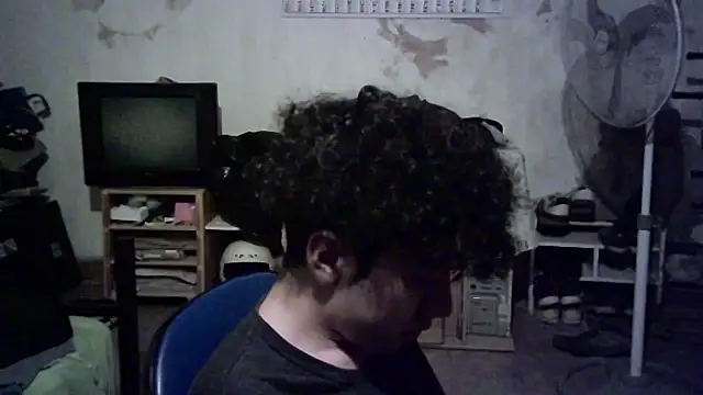 Snapshot of Emv2 chatting on 02/09/26, 05:44 Emv2 online show from 02/09/26, 05:44