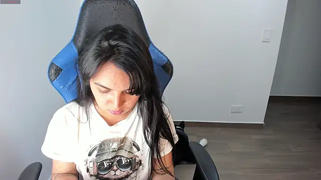 Miss Nicole online show from 10/22/25, 12:55