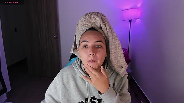 Miss Nicole online show from 02/18/26, 07:43