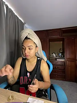 Miss Nicole online show from 06/19/26, 03:16