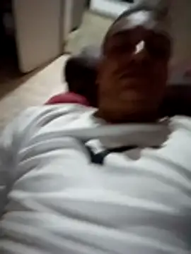 Snapshot of 121fff chatting on 11/22/25, 11:42 121fff online show from 11/22/25, 11:42