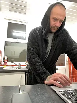 bigguy101 online show from 02/10/25, 04:41