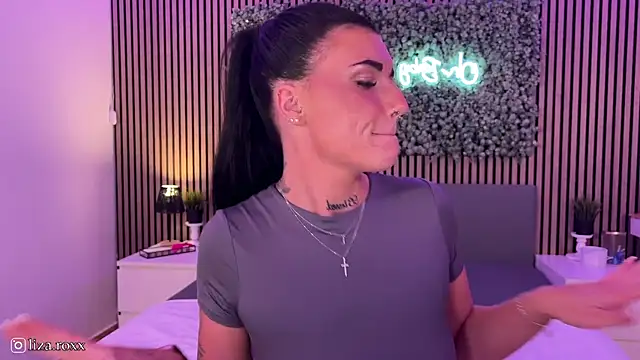 Snapshot of LizaRoxx chatting on 09/20/25, 08:43 LizaRoxx online show from 09/20/25, 08:43