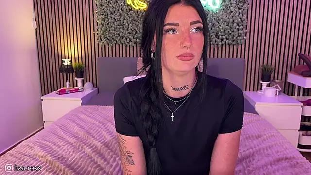 Snapshot of LizaRoxx chatting on 10/06/25, 07:11 LizaRoxx online show from 10/06/25, 07:11