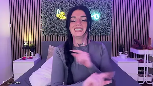 Snapshot of LizaRoxx chatting on 10/07/25, 07:22 LizaRoxx online show from 10/07/25, 07:22