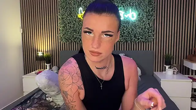 Snapshot of LizaRoxx chatting on 11/10/25, 08:52 LizaRoxx online show from 11/10/25, 08:52