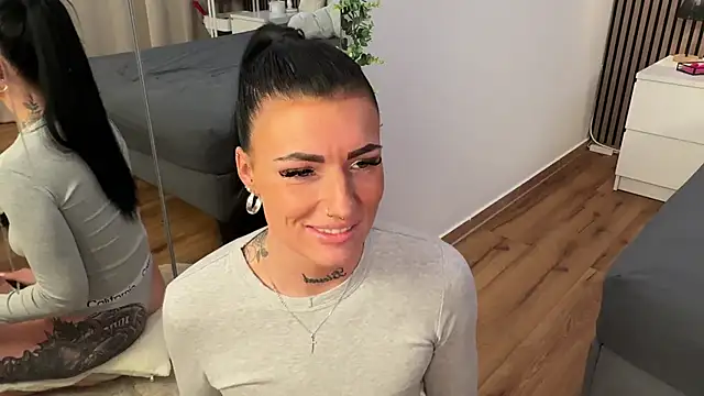 Snapshot of LizaRoxx chatting on 11/11/25, 08:53 LizaRoxx online show from 11/11/25, 08:53