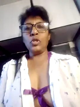 Snapshot of MsAttitude chatting on 05/29/26, 06:44 MsAttitude online show from 05/29/26, 06:44