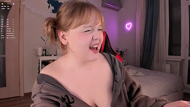 LisaLaas online show from 12/22/24, 09:42