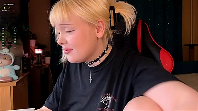 LisaLaas online show from 10/09/25, 02:48