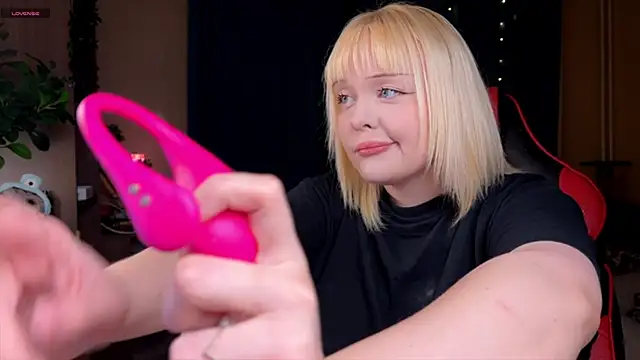 LisaLaas online show from 10/12/25, 08:52