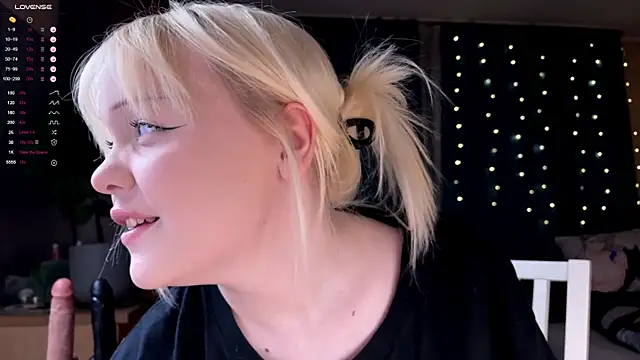 LisaLaas online show from 12/16/25, 08:14