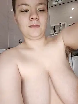 Snapshot of GoldMelissa chatting on 10/10/25, 10:42 GoldMelissa online show from 10/10/25, 10:42