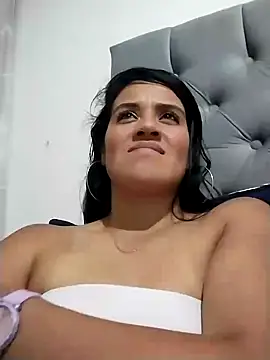 Snapshot of zhayra_rose chatting on 12/06/24, 04:25 zhayra rose online show from 12/06/24, 04:25